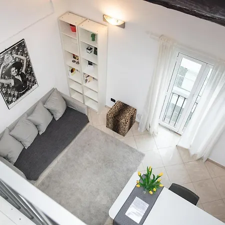 Ferienwohnung Cozy Loft In A Fashion District Of Mailand Exterior foto