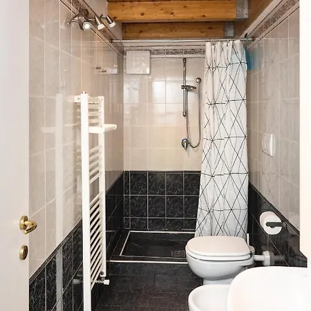 Ferienwohnung Cozy Loft In A Fashion District Of Mailand Exterior foto