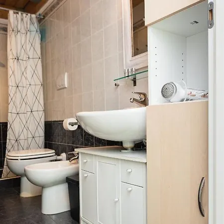 Ferienwohnung Cozy Loft In A Fashion District Of Mailand Exterior foto